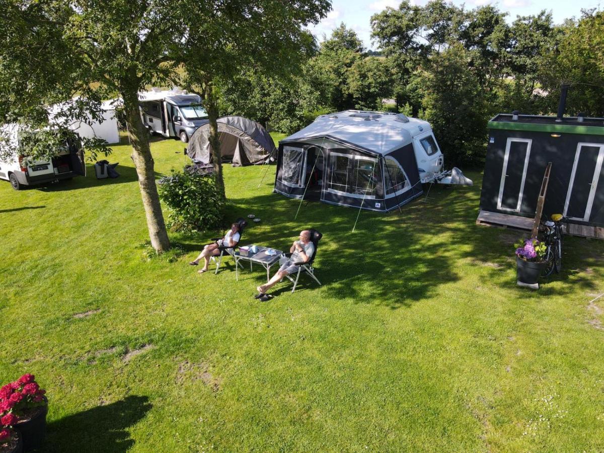 Camping De Tulpenweide Lege Kampeerplaats, Lege Plaats Op Het Gras Zonder Bed Breezand Ngoại thất bức ảnh